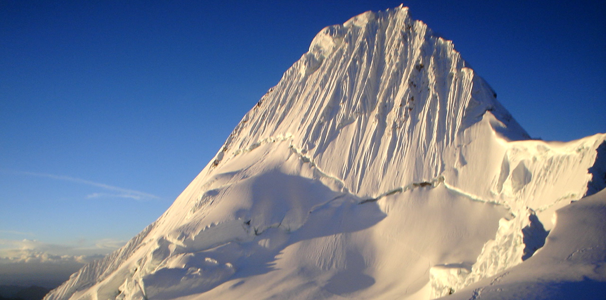 ALPAMAYO CLIMBING 5,947MT 7 DAYS | ALPAMAYO PERU