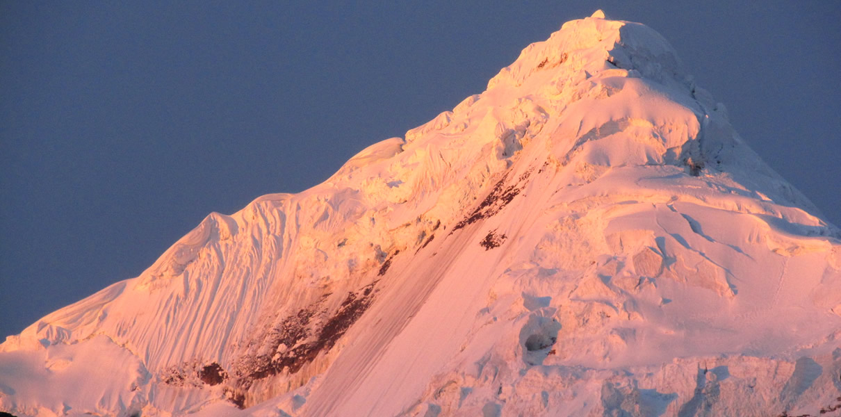 CLIMBING TOCLLARAJU 4 DAYS | ALPAMAYO PERU